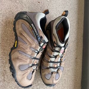Merrell Men's Gray and Brown Athletic Shoes